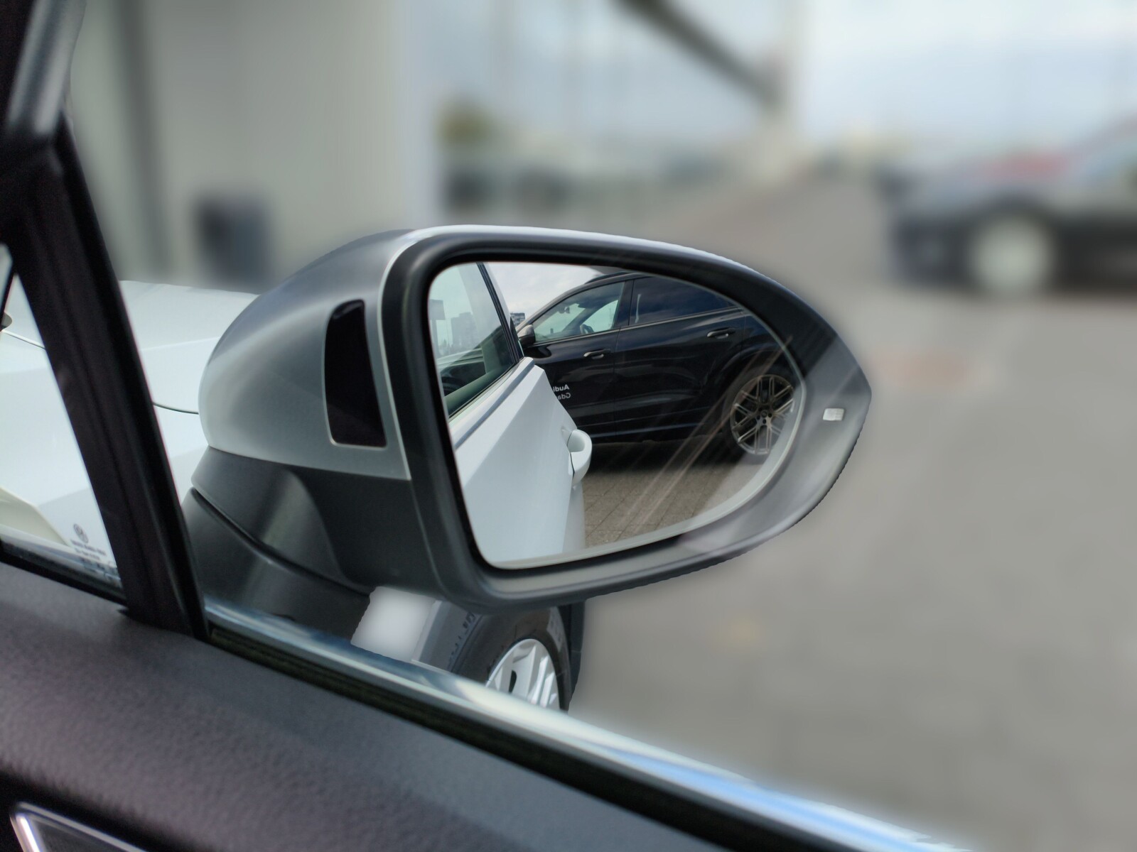 Volkswagen Passat Alltrack - zdjęcie 12