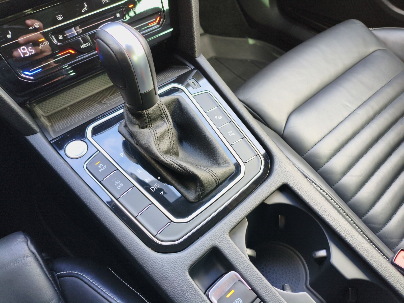Volkswagen Passat Alltrack - zdjęcie 28