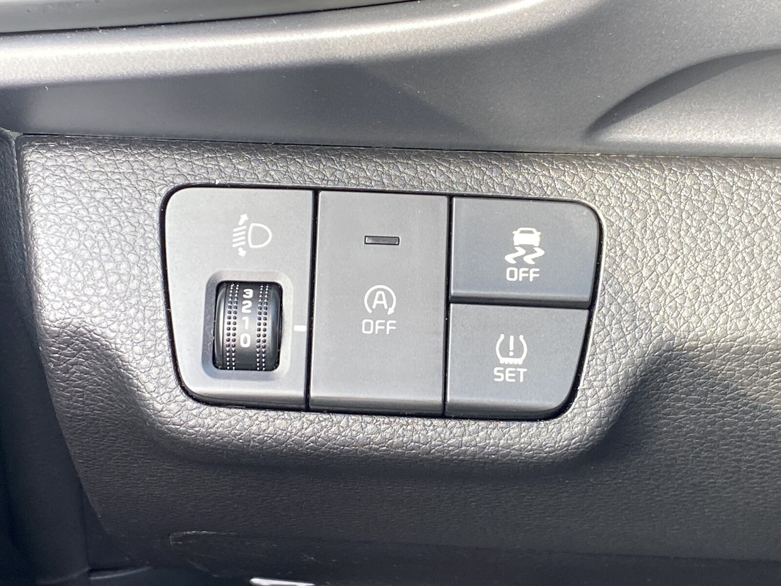 Kia Stonic - zdjęcie 17