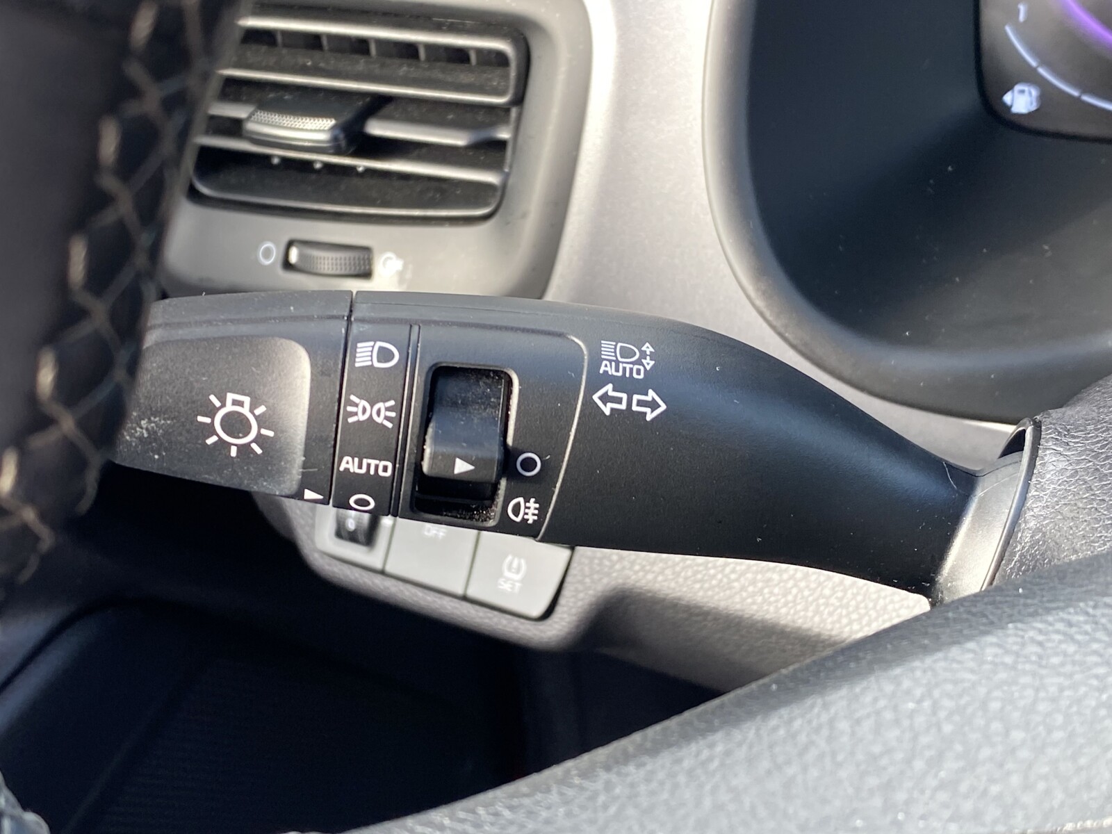 Kia Stonic - zdjęcie 18