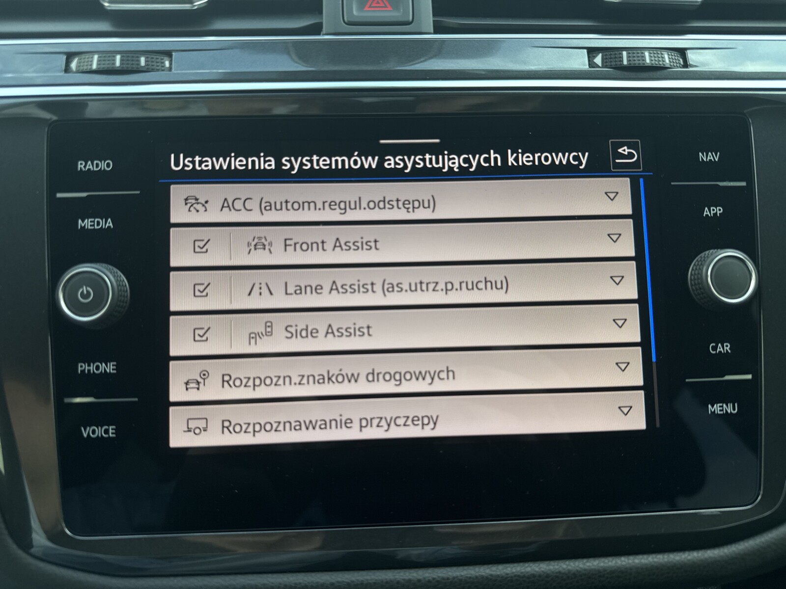 Volkswagen Tiguan Allspace - zdjęcie 26