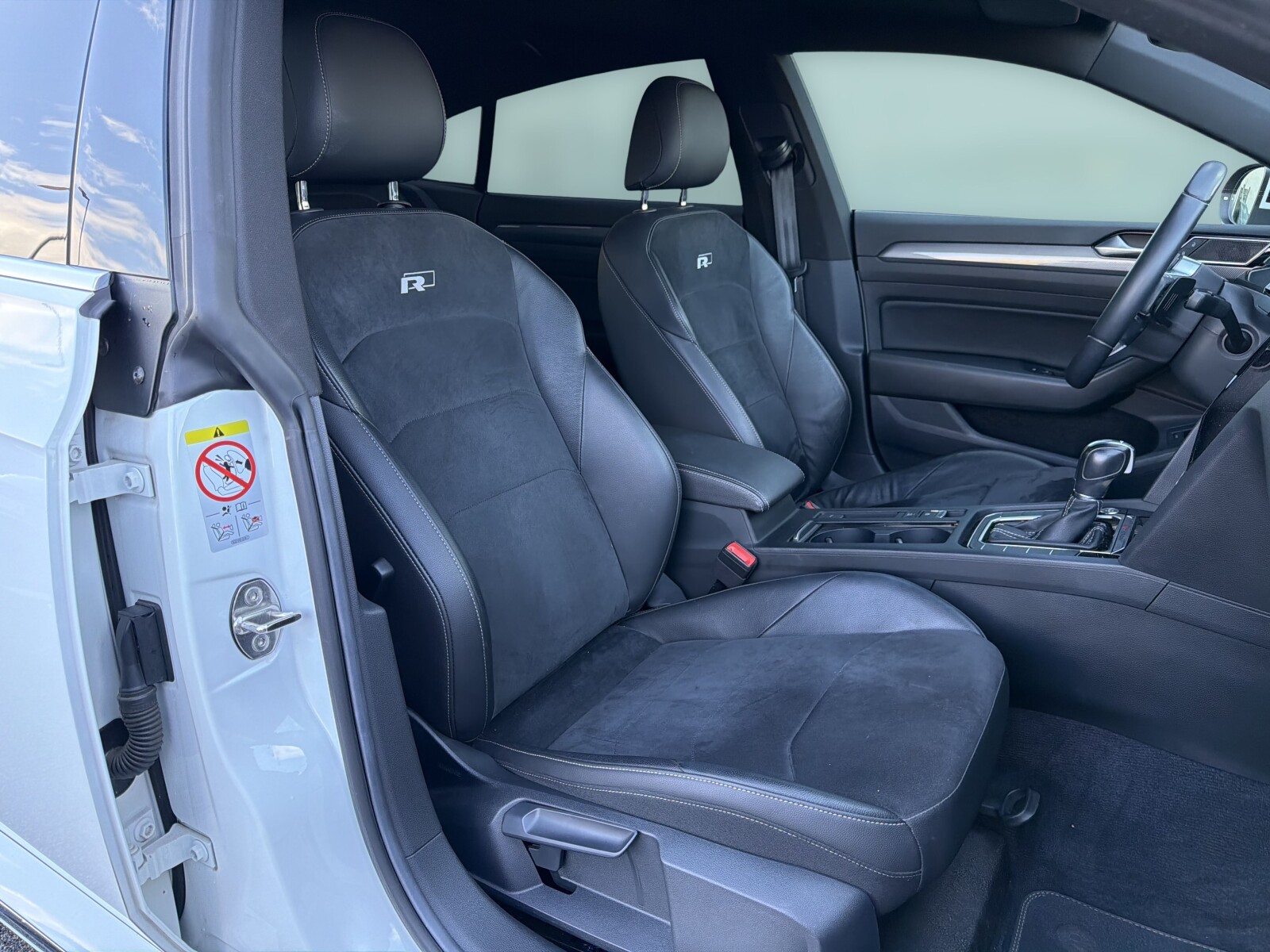 Volkswagen Arteon - zdjęcie 20