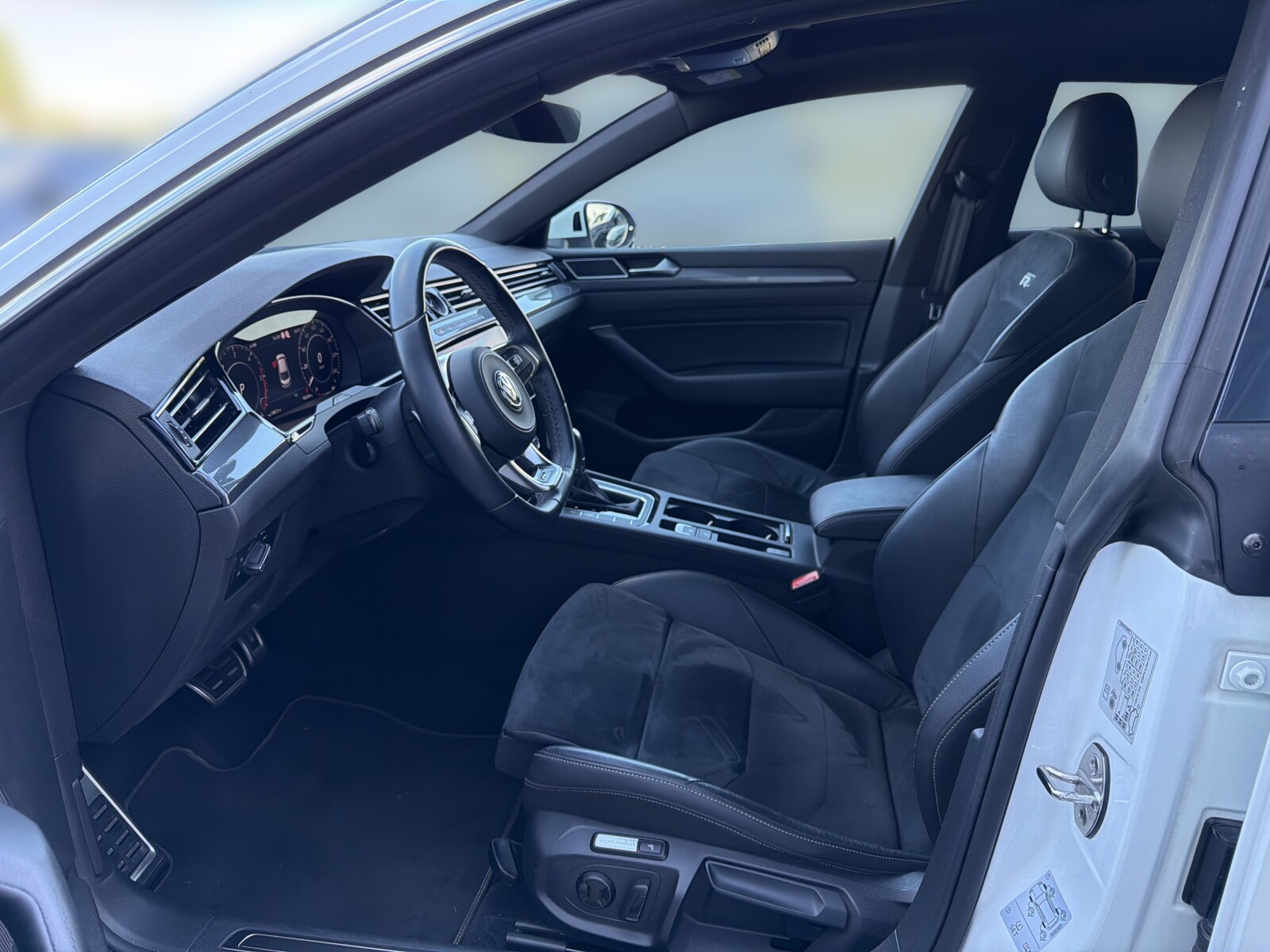 Volkswagen Arteon - zdjęcie 14