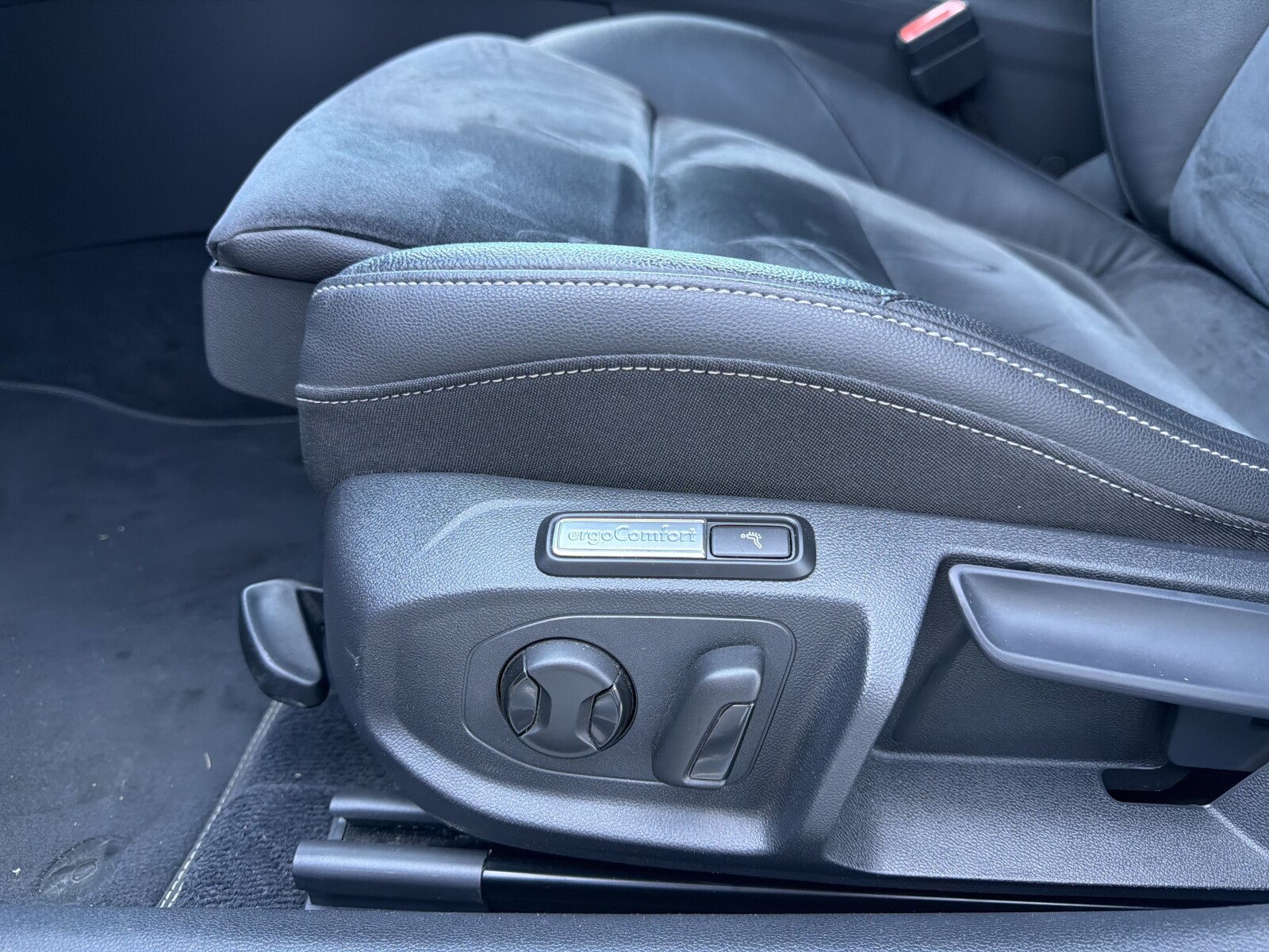 Volkswagen Arteon - zdjęcie 26