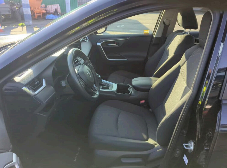 Toyota RAV 4 - zdjęcie 5