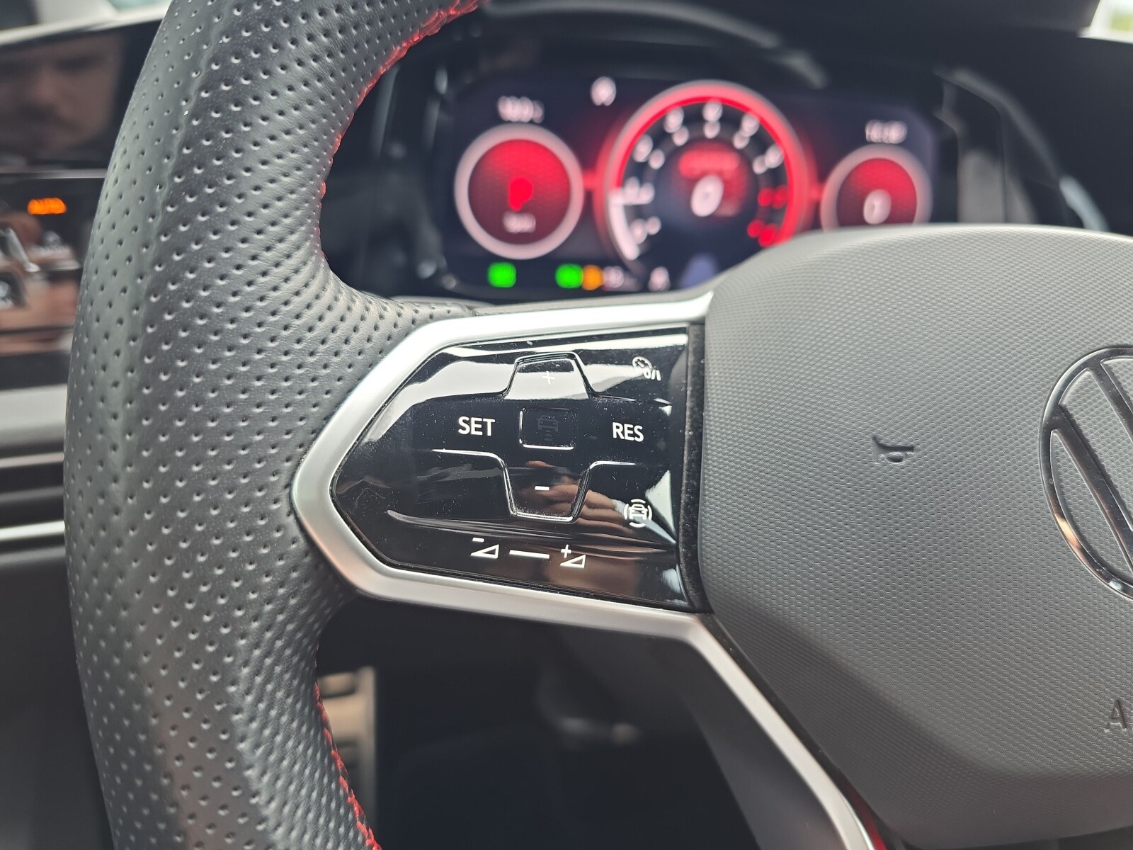 Volkswagen Golf - zdjęcie 13