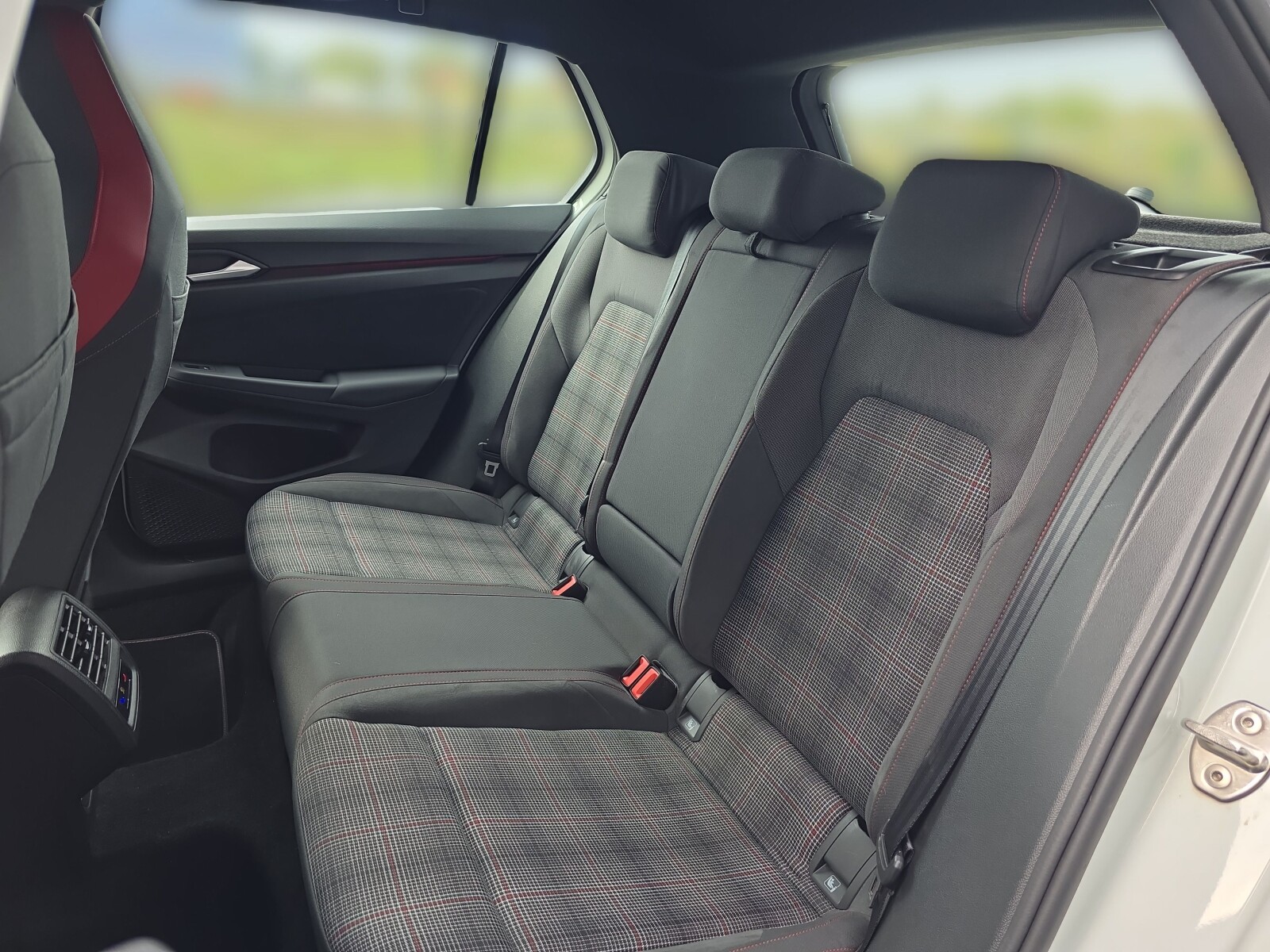 Volkswagen Golf - zdjęcie 29