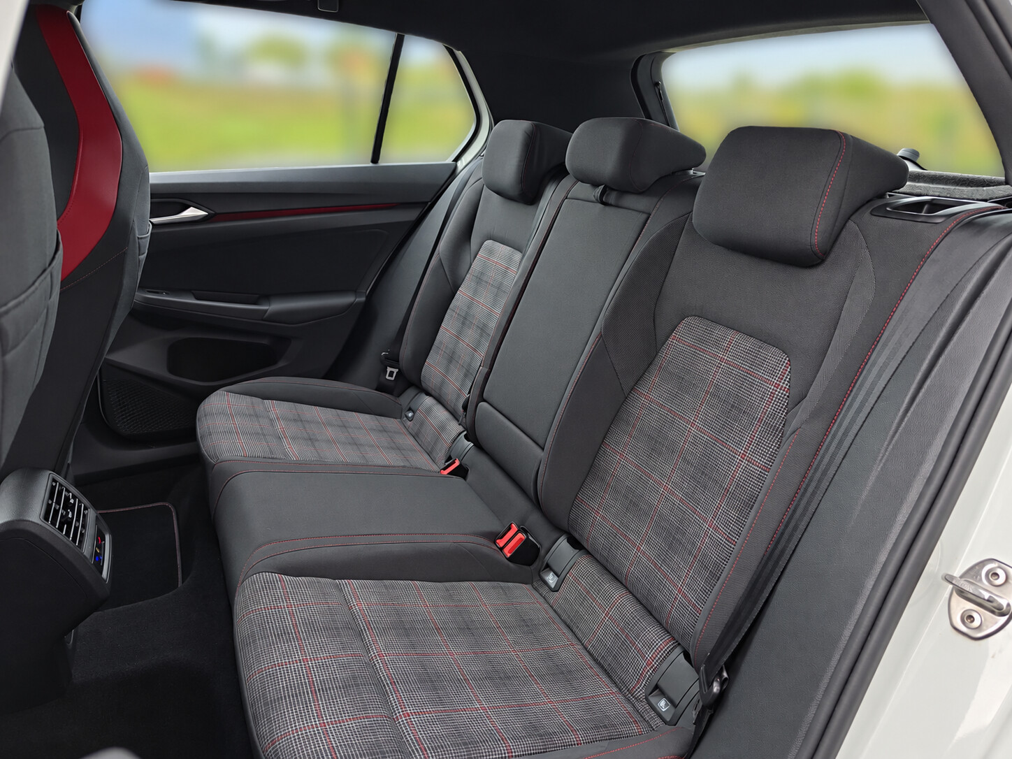 Volkswagen Golf - zdjęcie 13