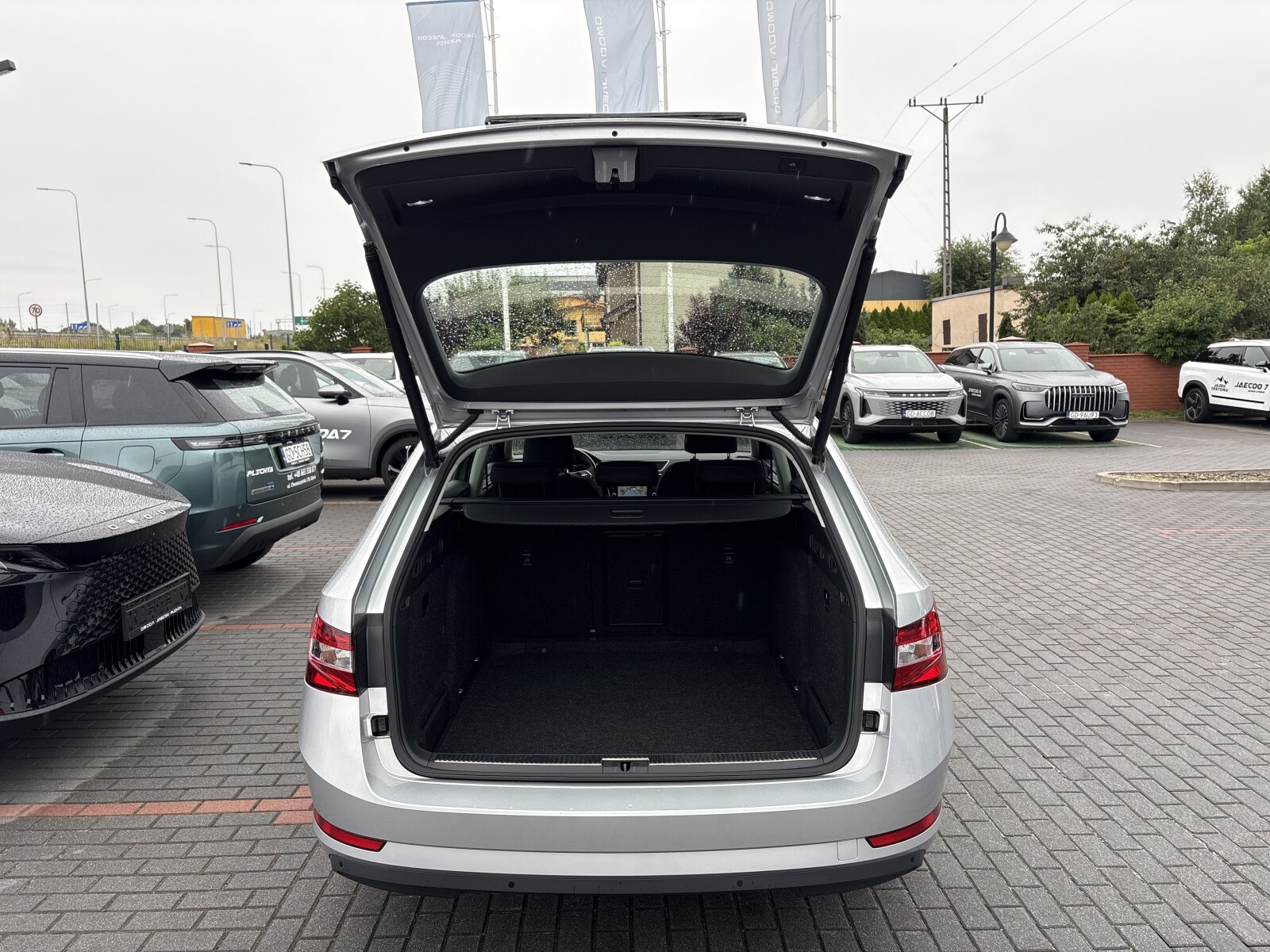 Škoda Superb Combi - zdjęcie 31