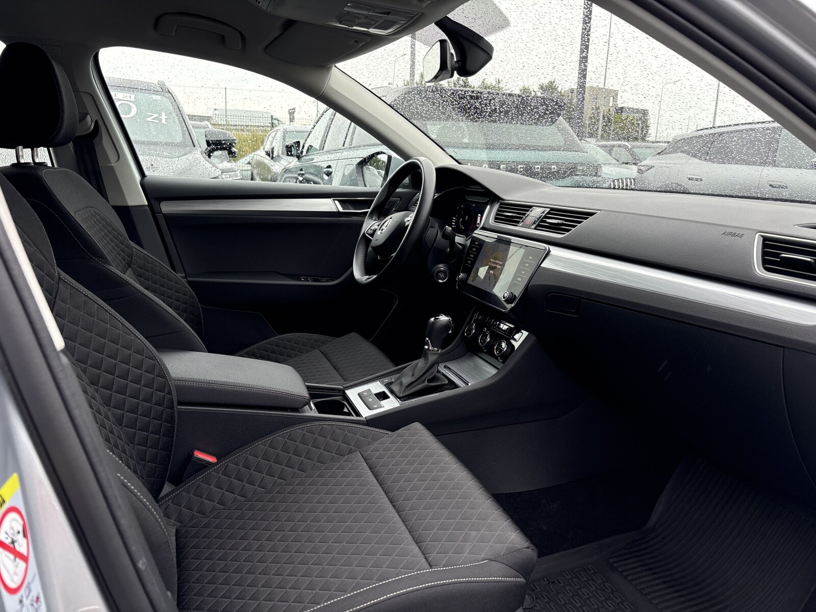 Škoda Superb Combi - zdjęcie 26