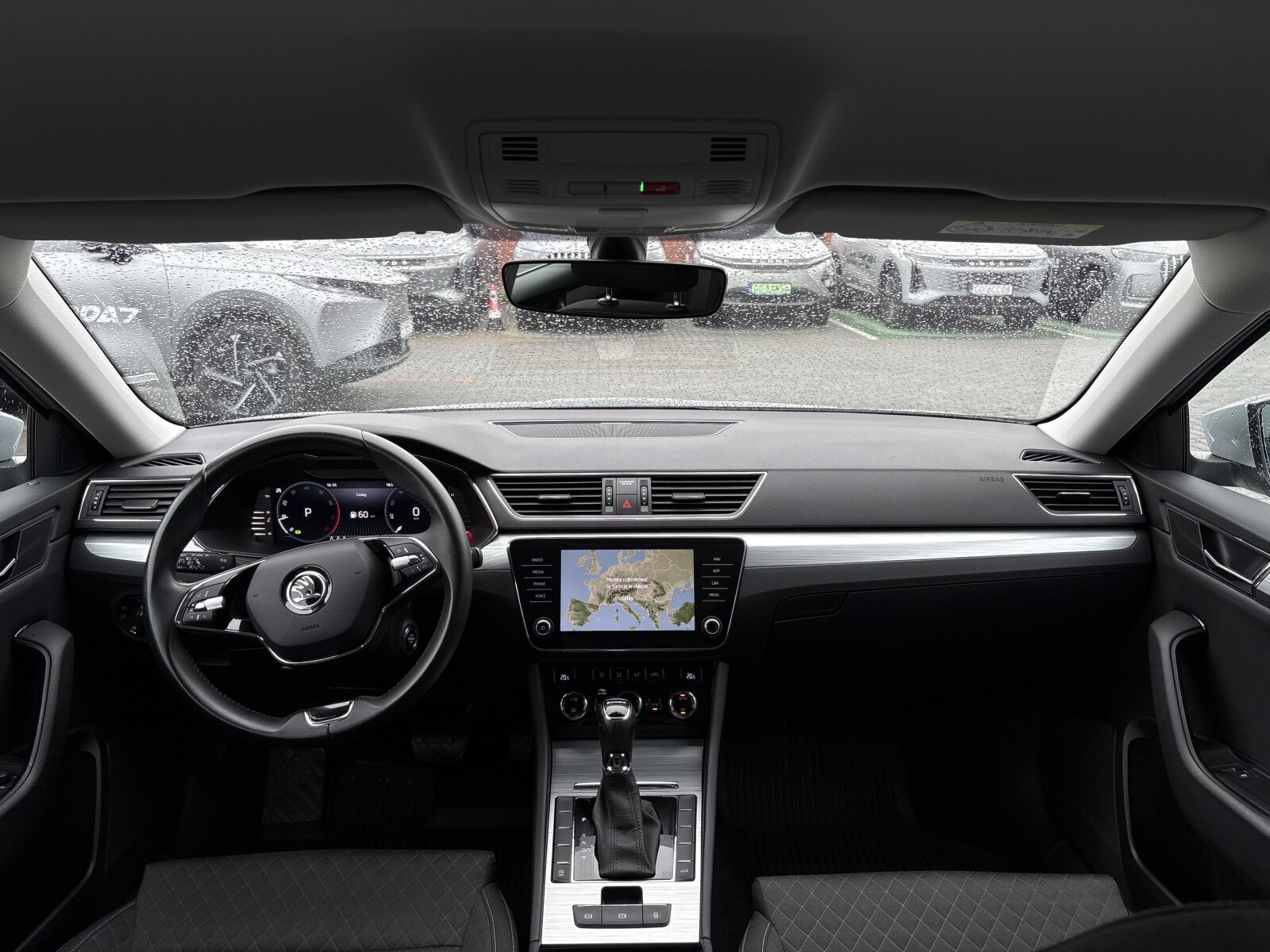 Škoda Superb Combi - zdjęcie 9