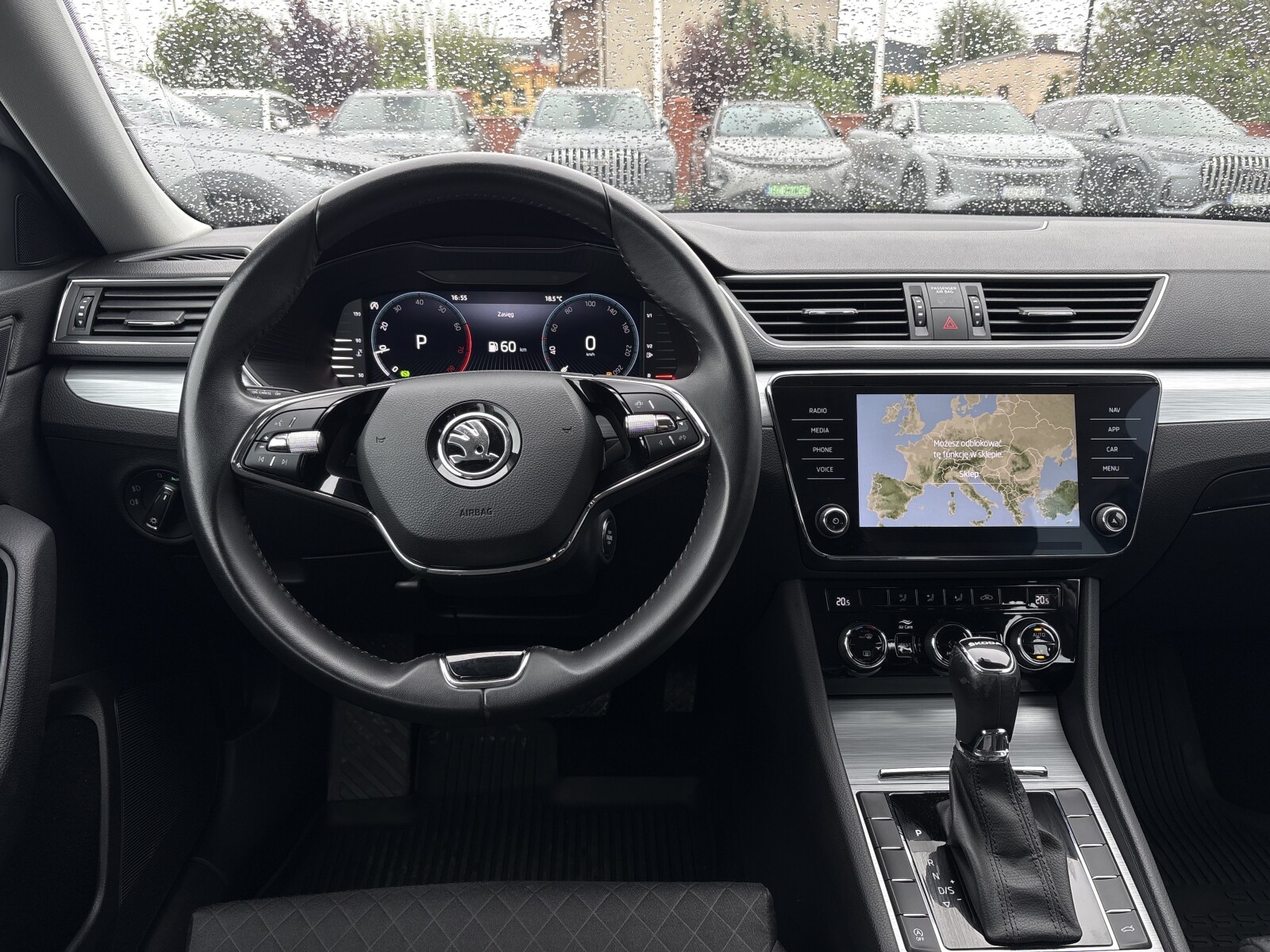 Škoda Superb Combi - zdjęcie 19
