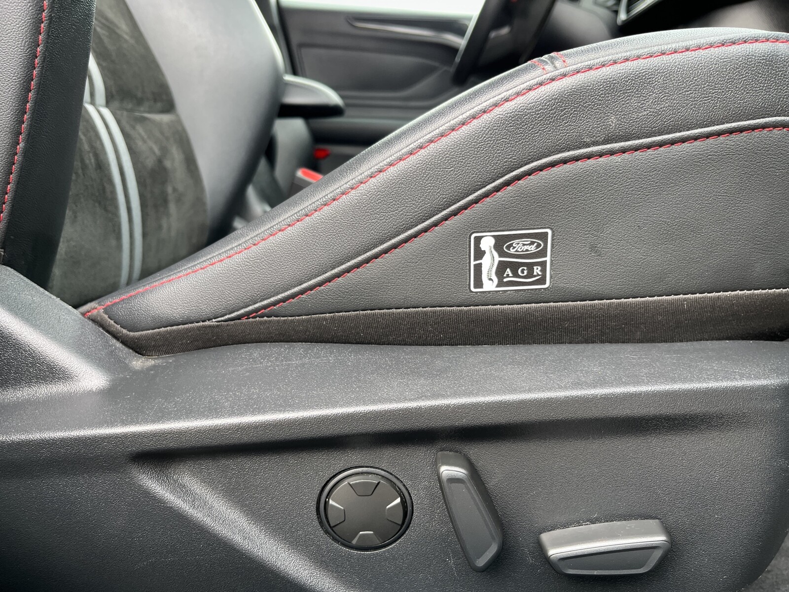 Ford Focus - zdjęcie 21