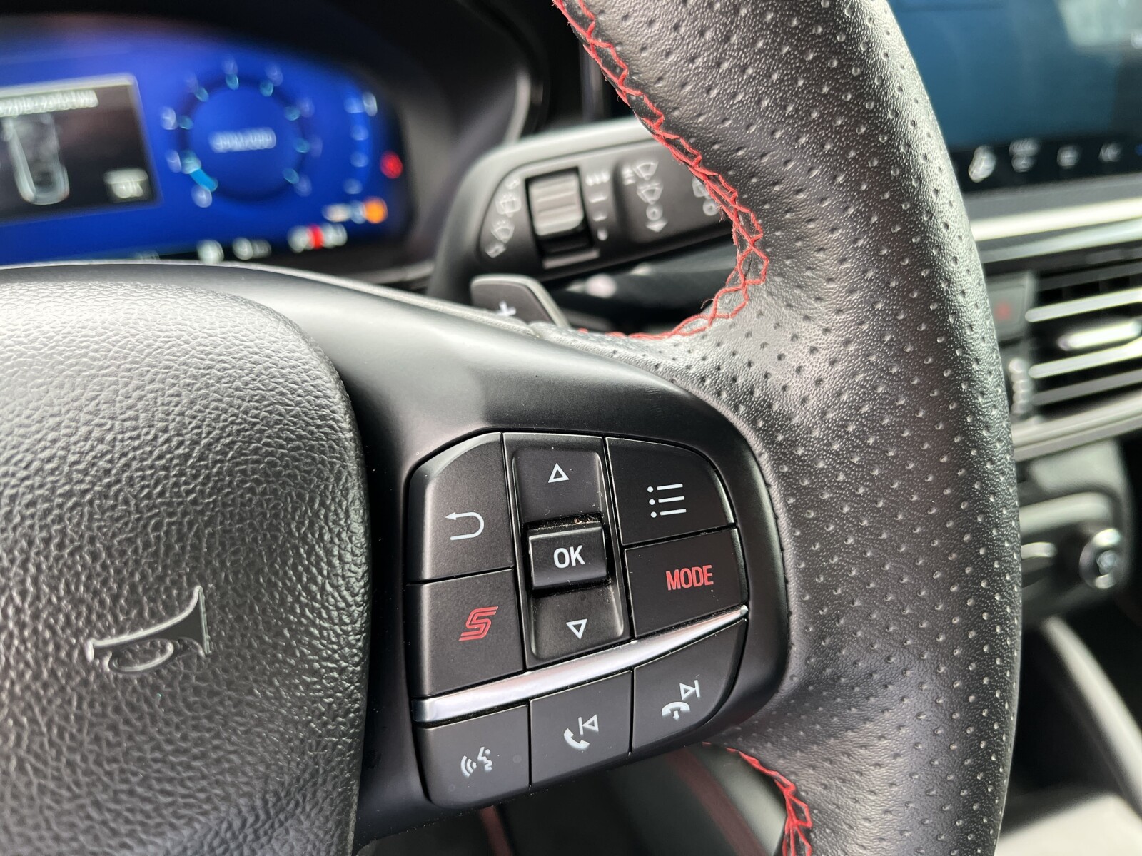 Ford Focus - zdjęcie 26
