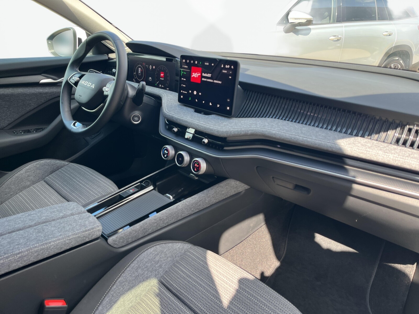 Škoda Superb Combi - zdjęcie 11
