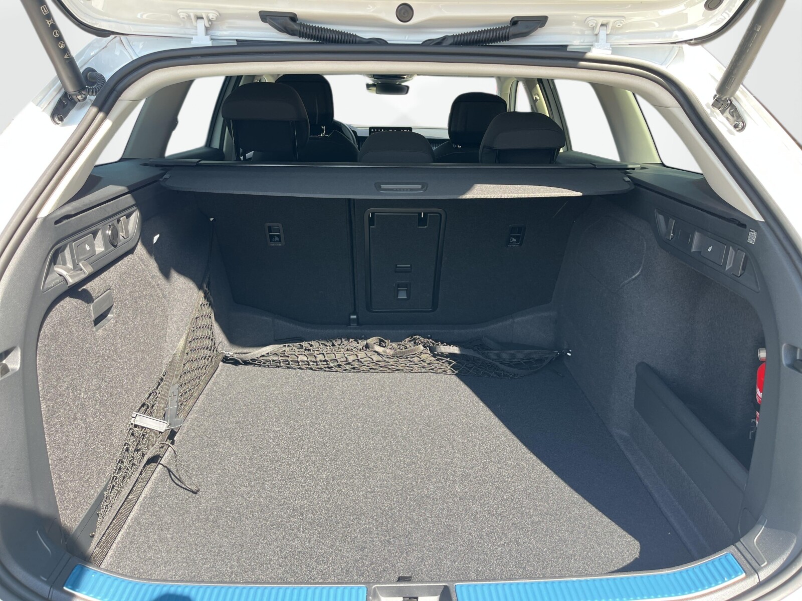 Škoda Superb Combi - zdjęcie 15