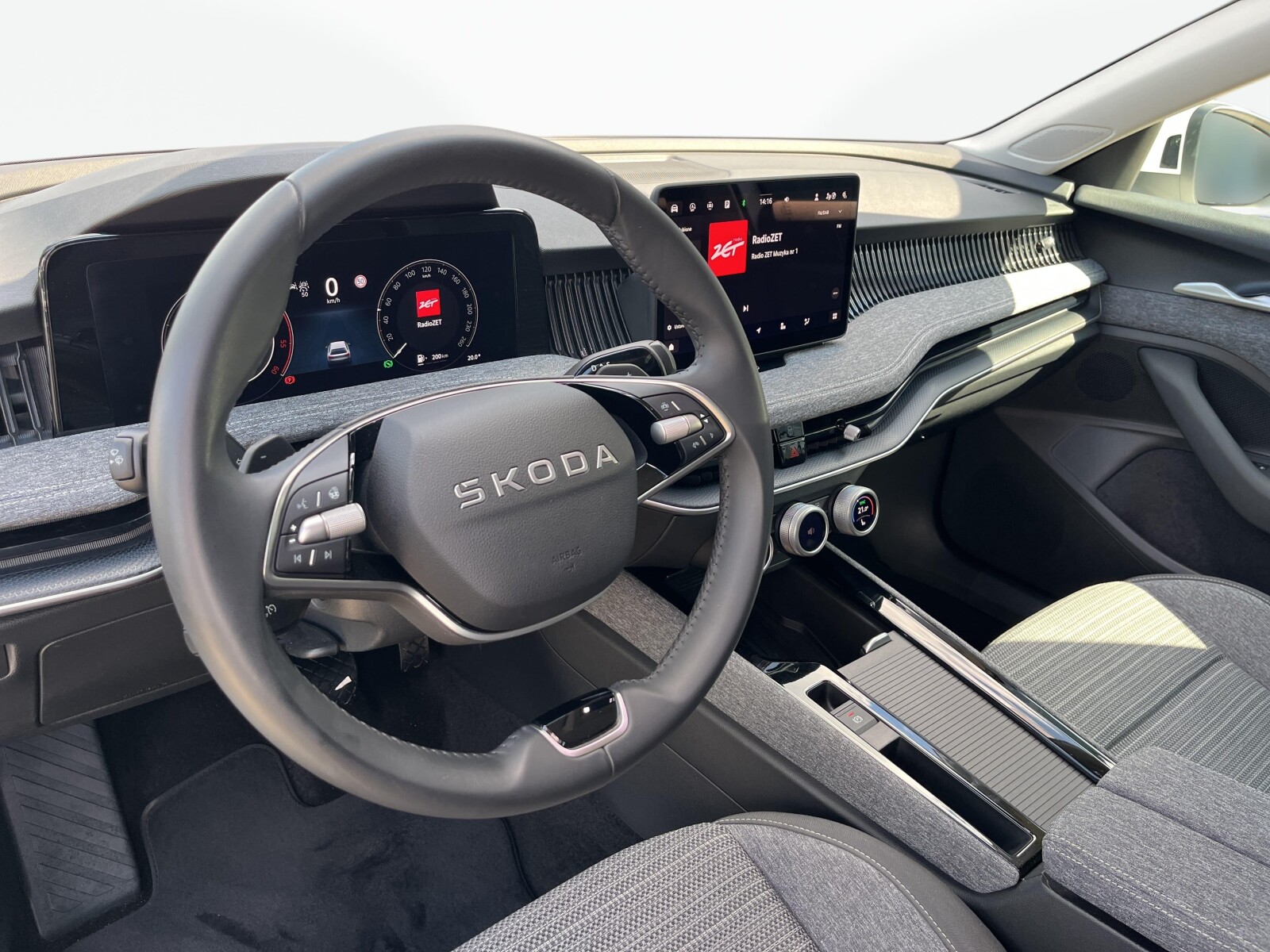 Škoda Superb Combi - zdjęcie 9