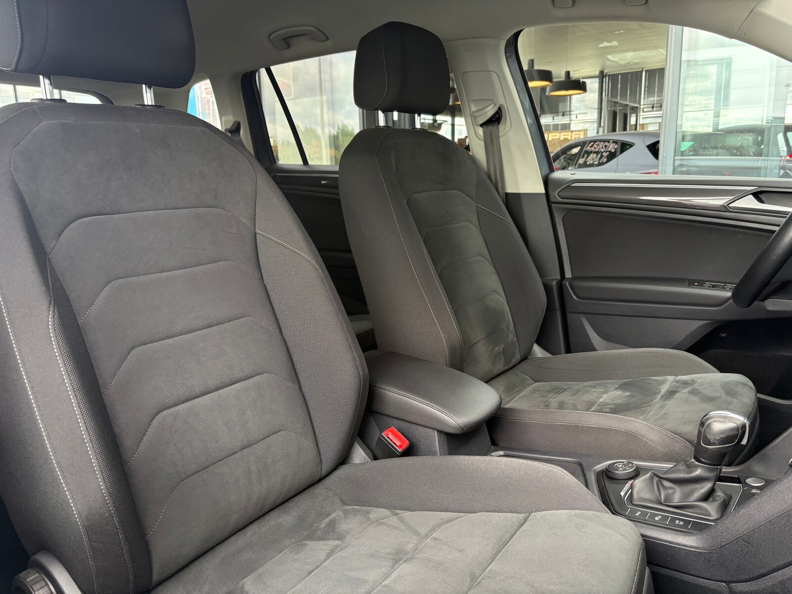 Volkswagen Tiguan Allspace - zdjęcie 17