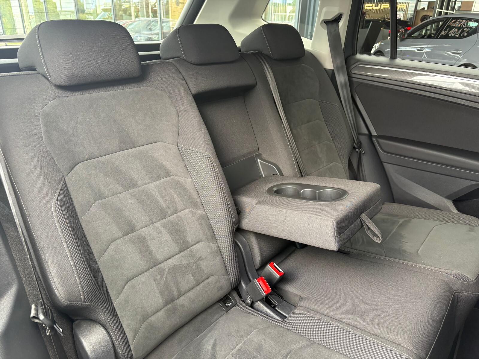 Volkswagen Tiguan Allspace - zdjęcie 15