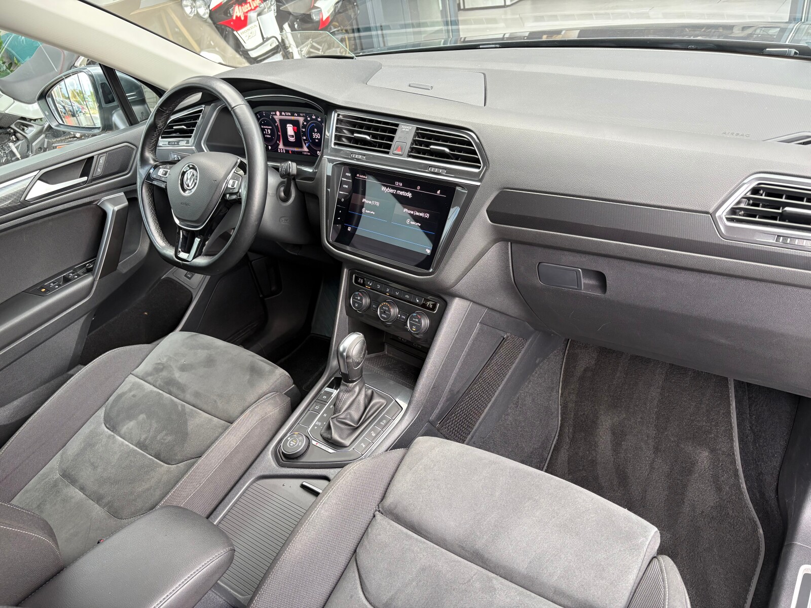 Volkswagen Tiguan Allspace - zdjęcie 16