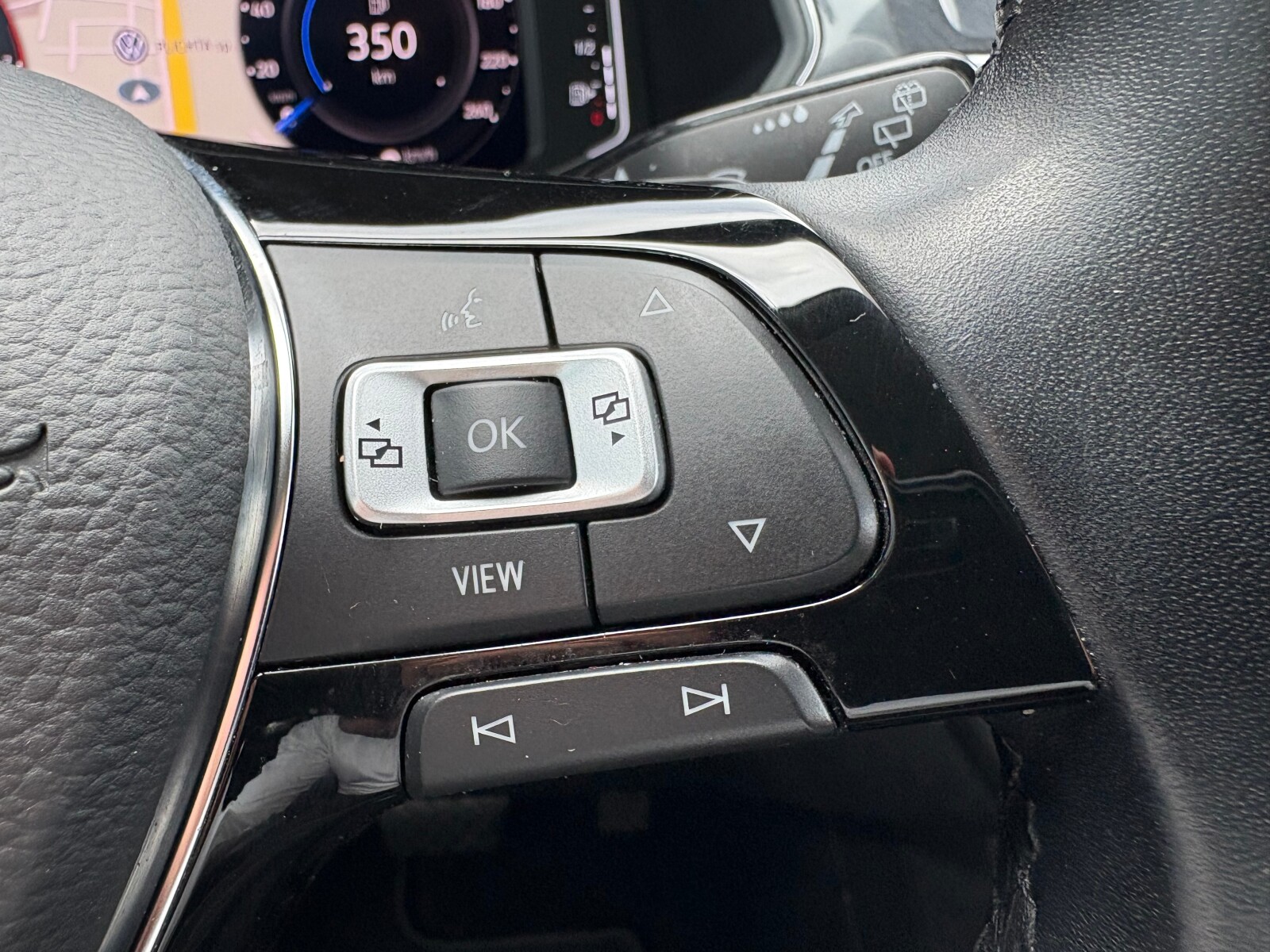 Volkswagen Tiguan Allspace - zdjęcie 25