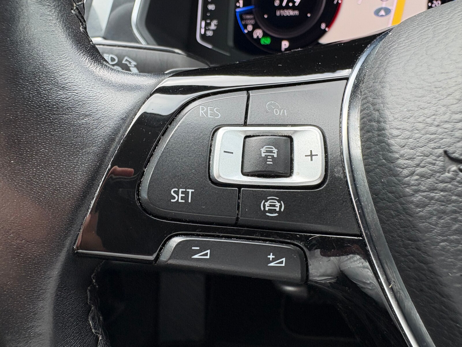 Volkswagen Tiguan Allspace - zdjęcie 24