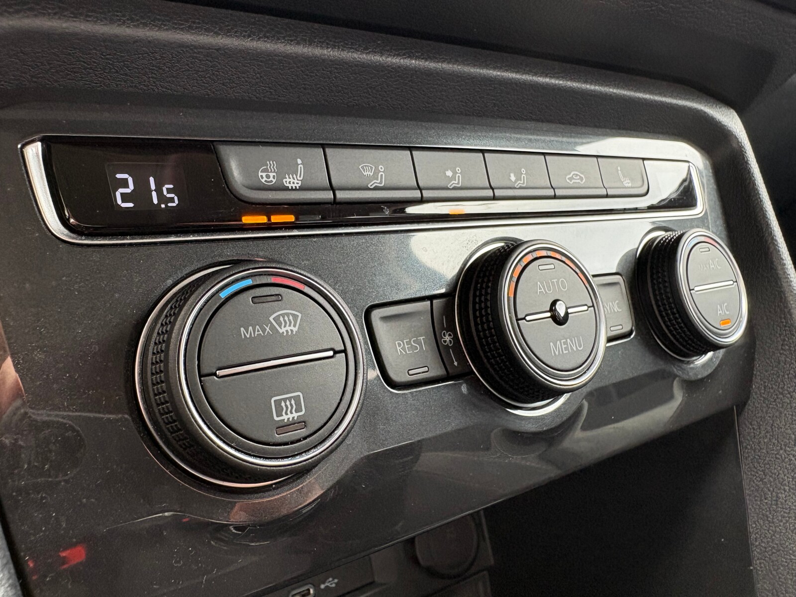 Volkswagen Tiguan Allspace - zdjęcie 29