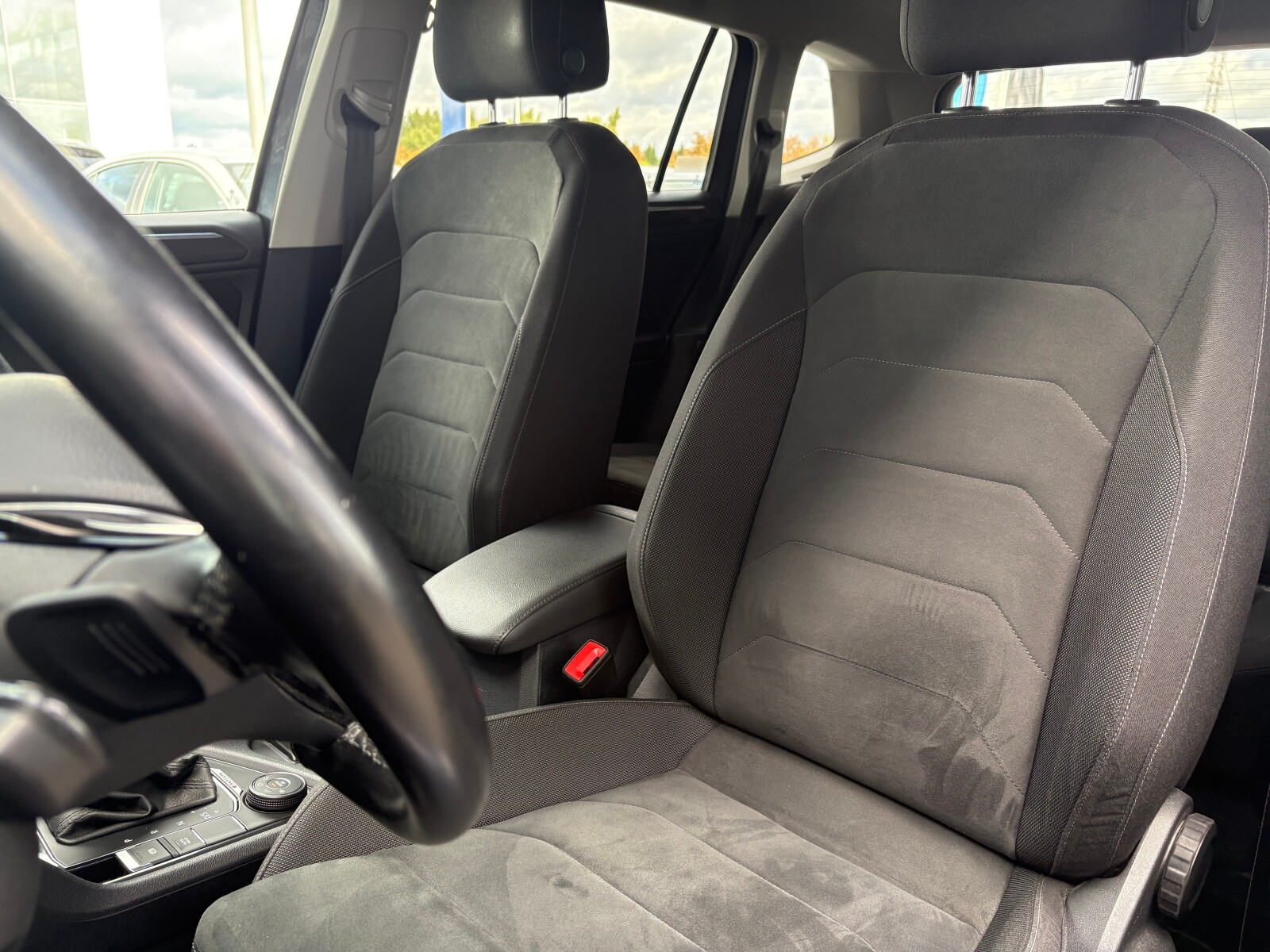 Volkswagen Tiguan Allspace - zdjęcie 12