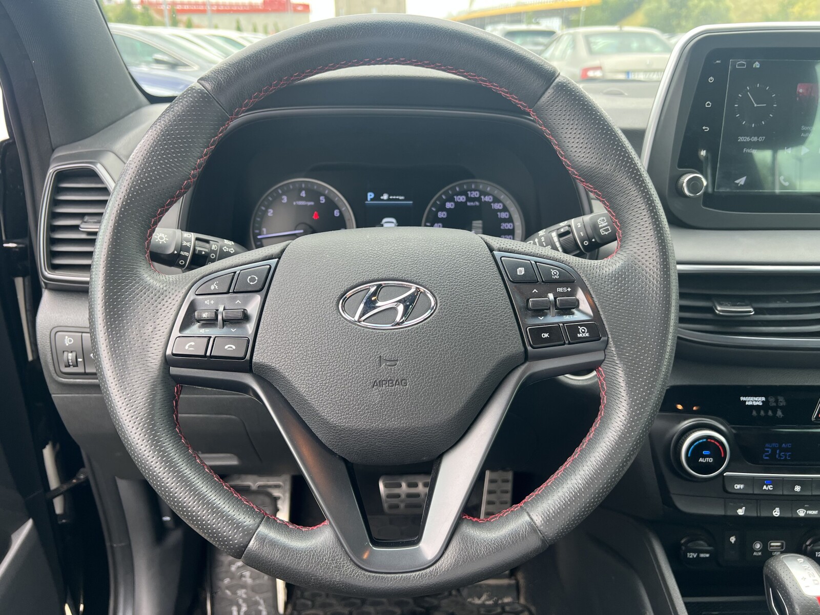 Hyundai Tucson - zdjęcie 16