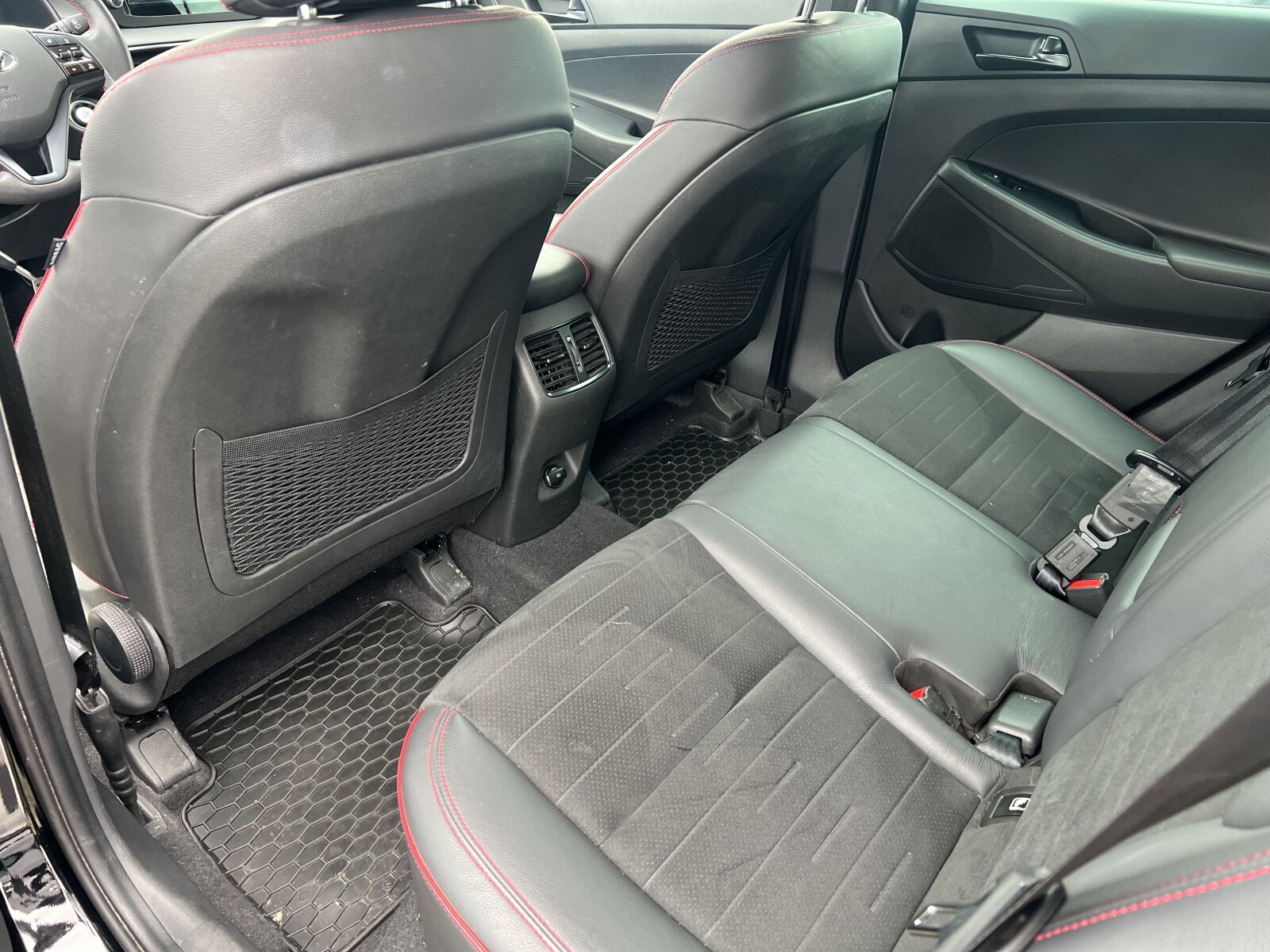 Hyundai Tucson - zdjęcie 21