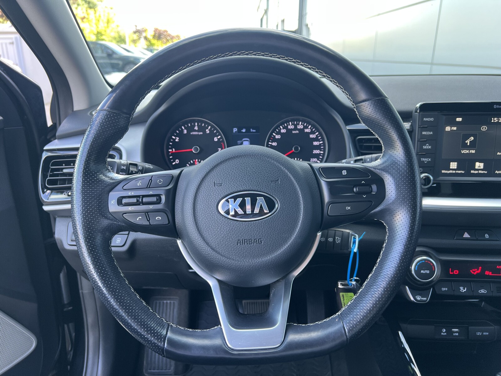 Kia Stonic - zdjęcie 15