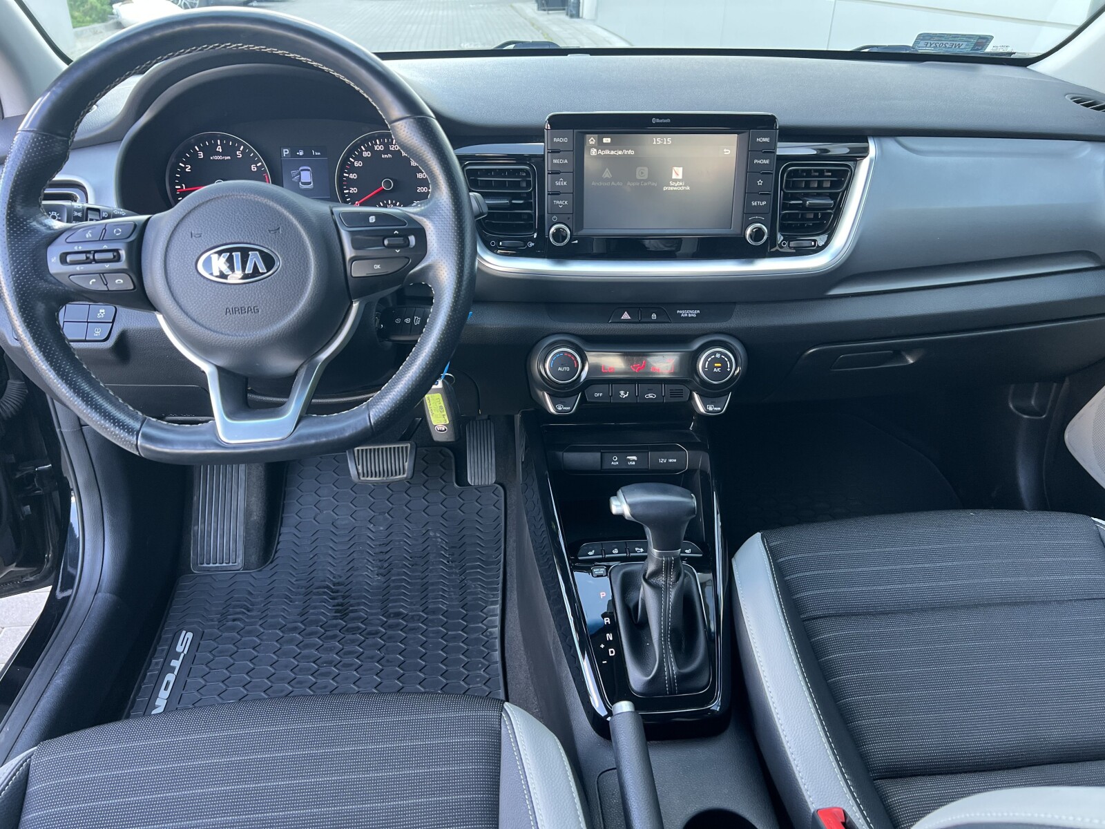 Kia Stonic - zdjęcie 25