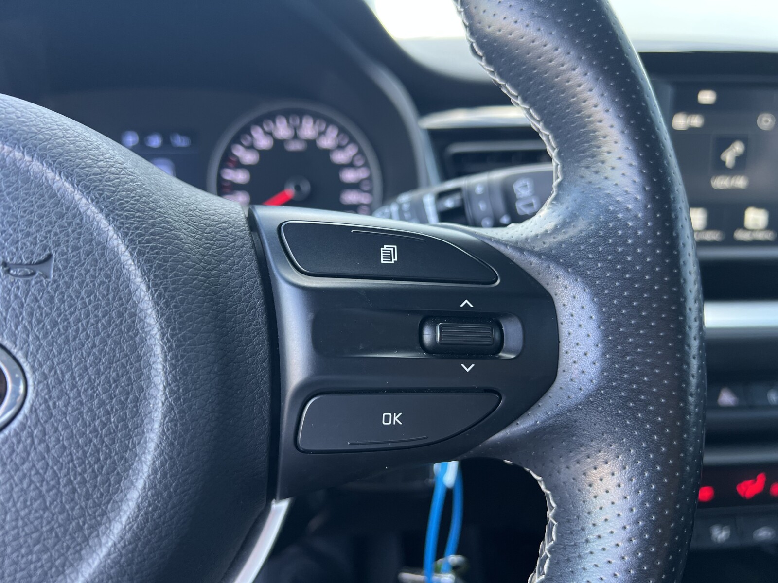Kia Stonic - zdjęcie 14