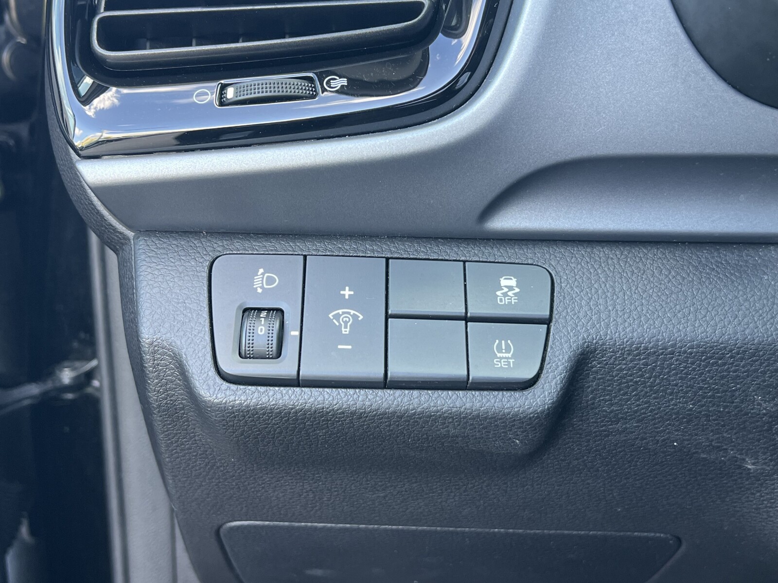 Kia Stonic - zdjęcie 10