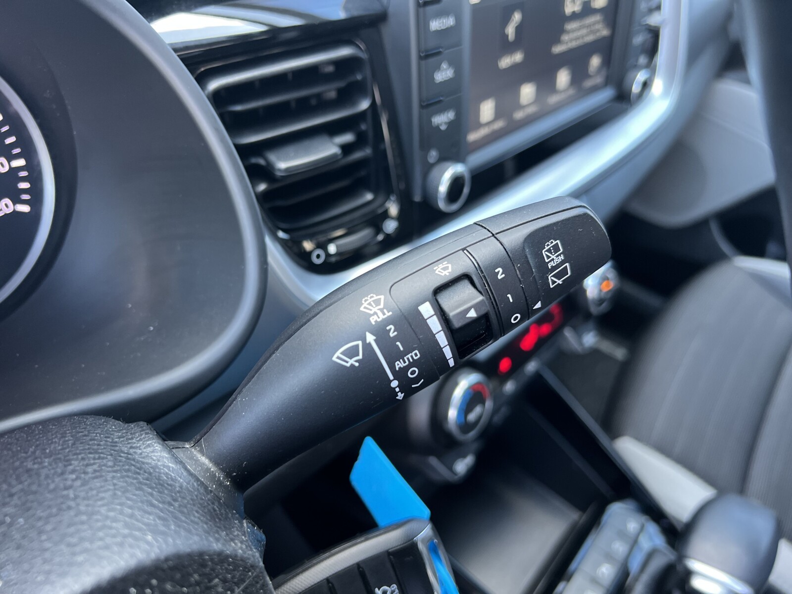 Kia Stonic - zdjęcie 11