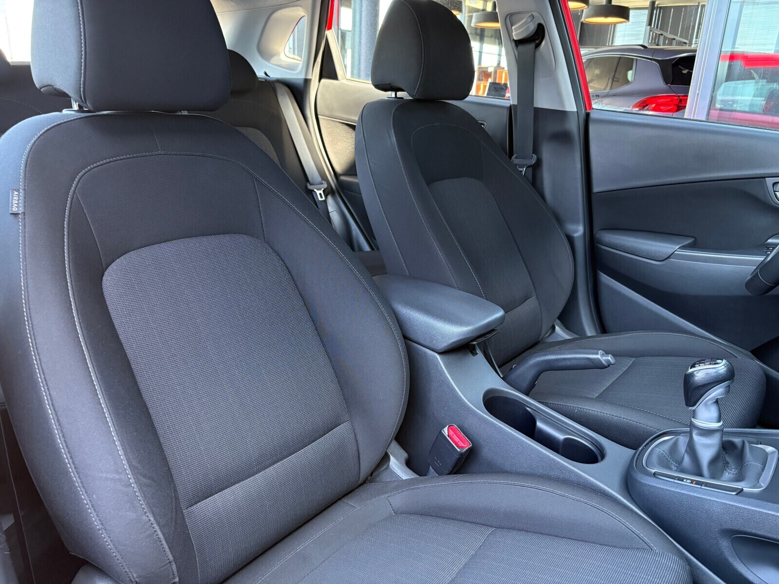 Hyundai Kona - zdjęcie 16