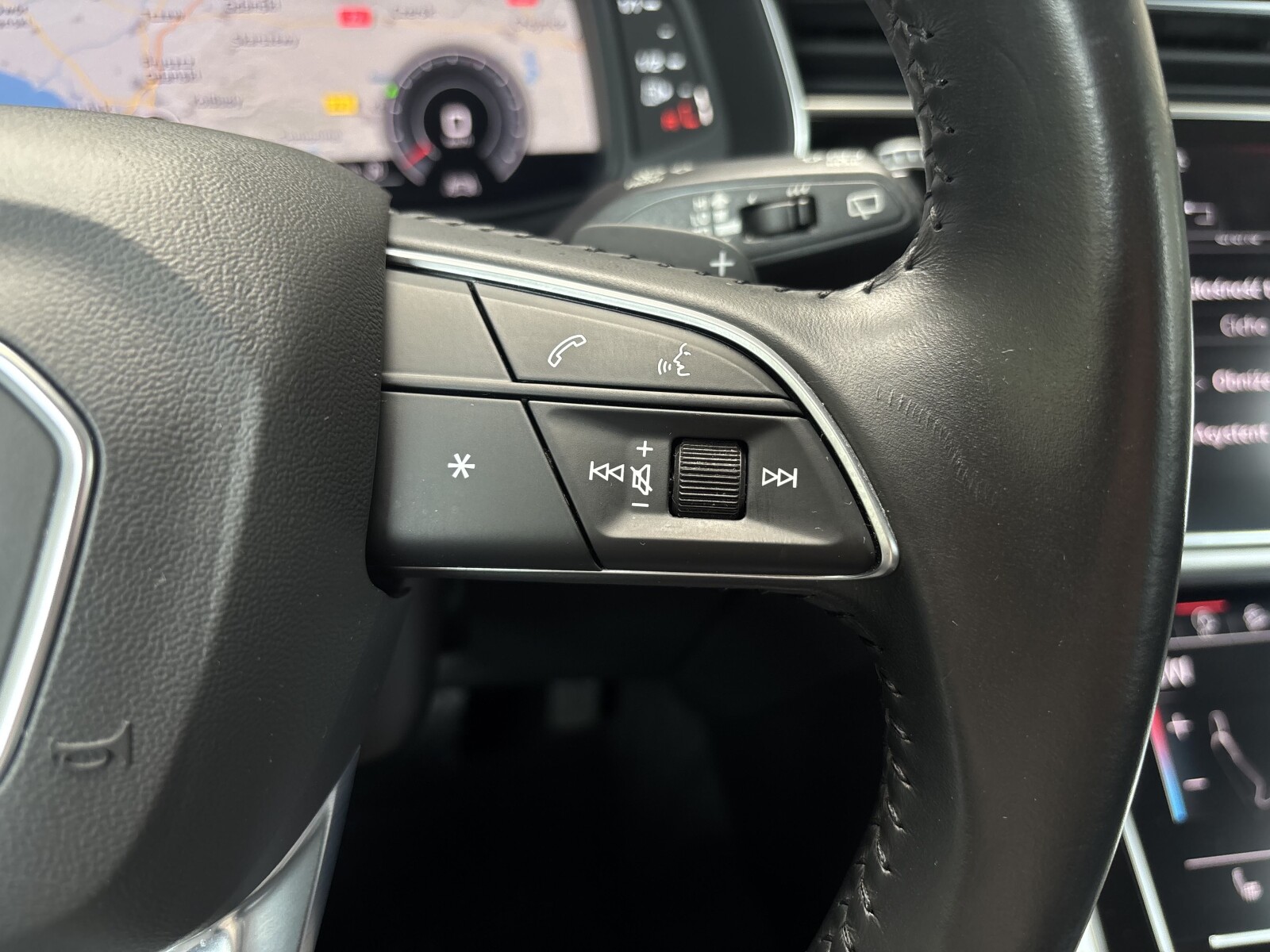 Audi Q7 - zdjęcie 14