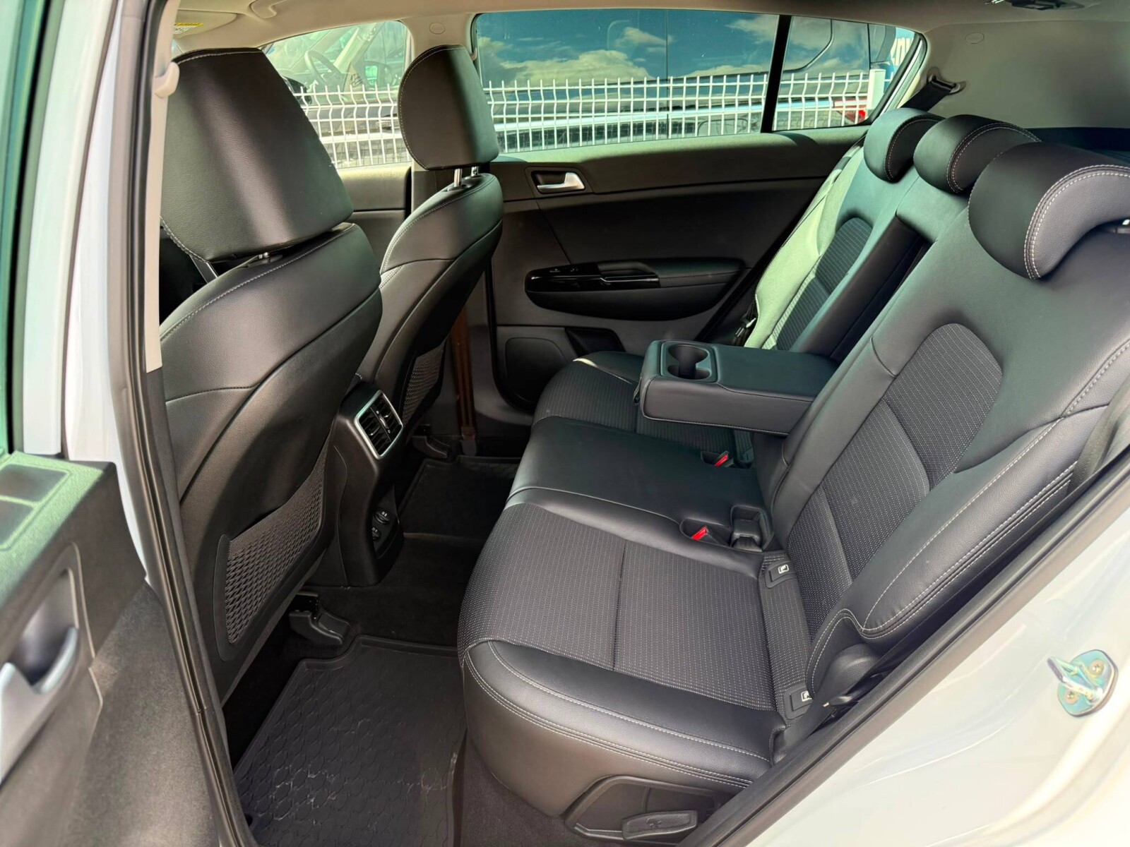 Kia Sportage - zdjęcie 12