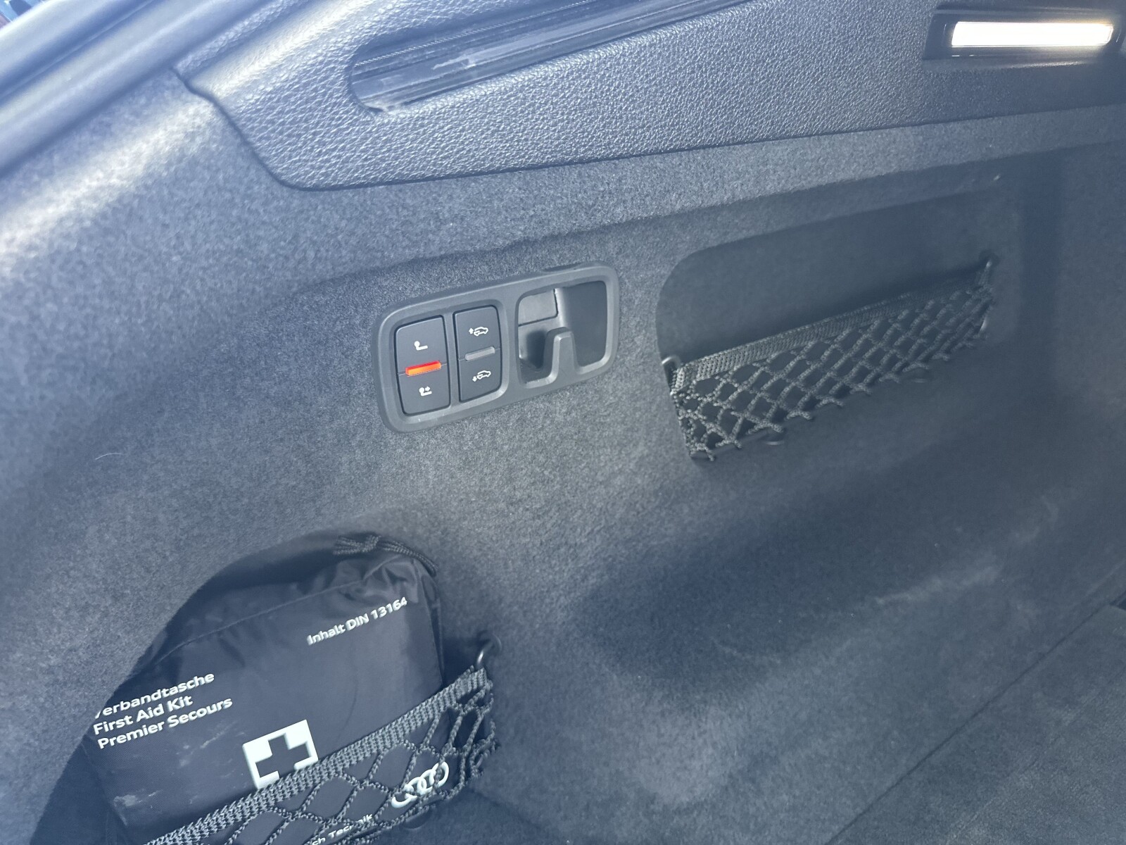 Audi Q8 - zdjęcie 37