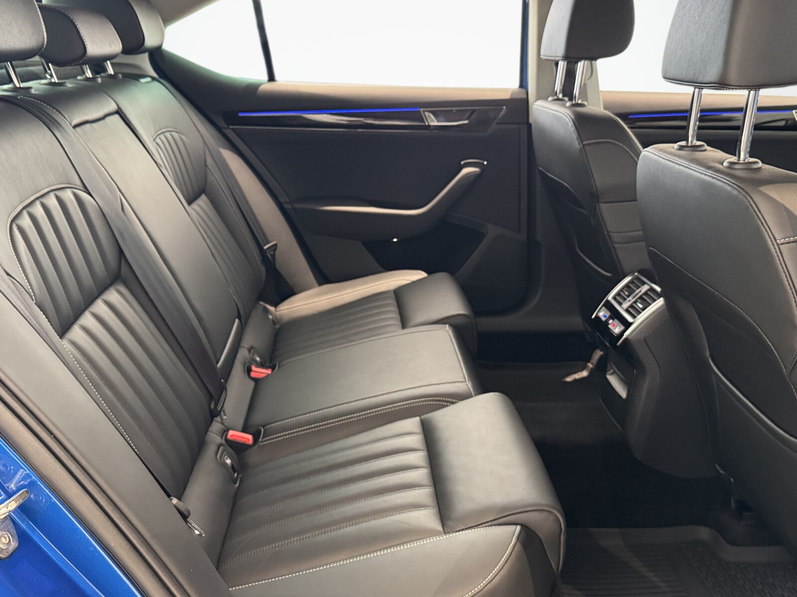 Škoda Superb - zdjęcie 16
