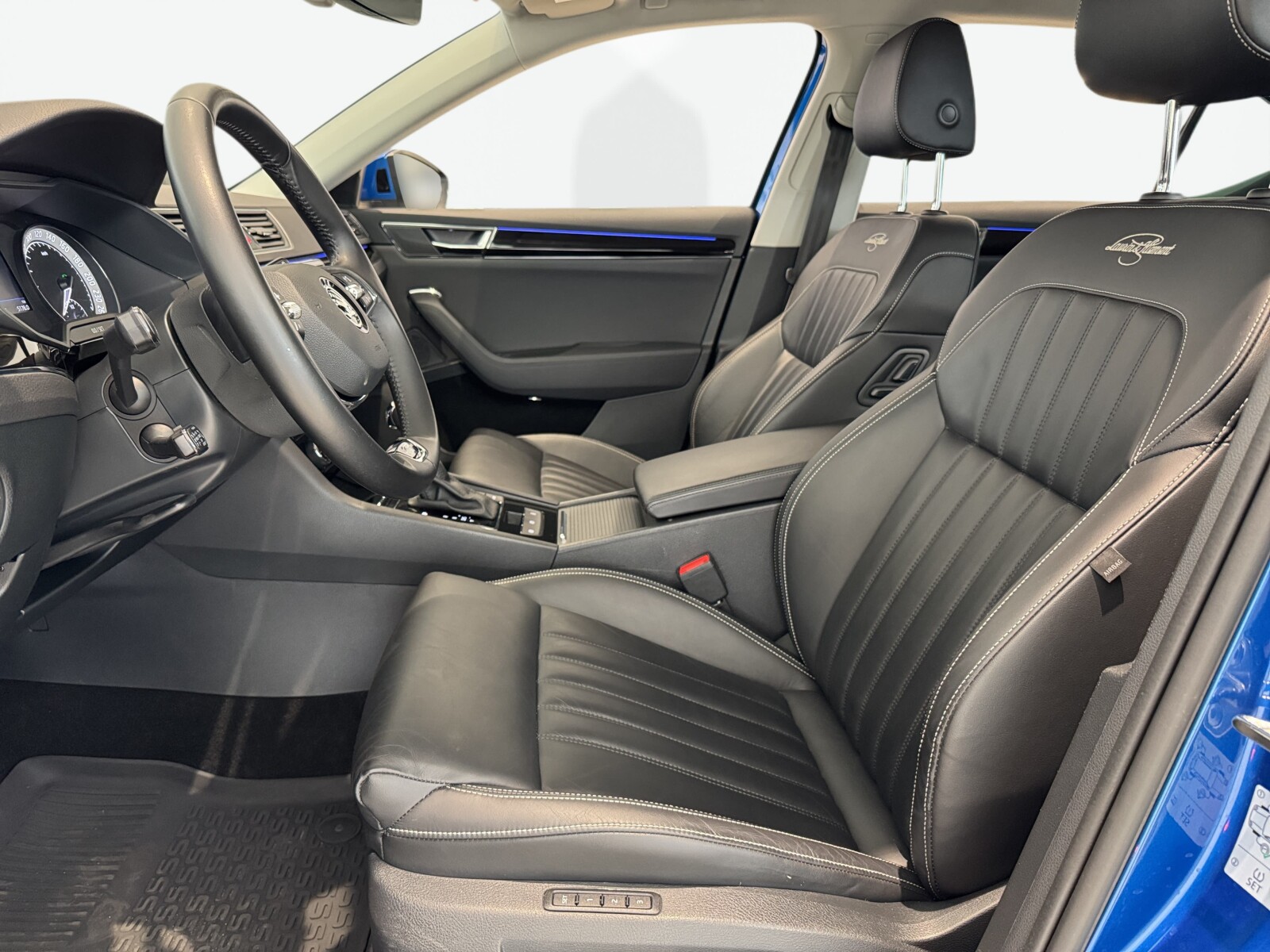 Škoda Superb - zdjęcie 9