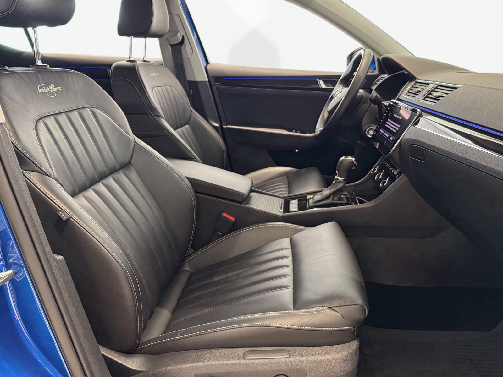 Škoda Superb - zdjęcie 17