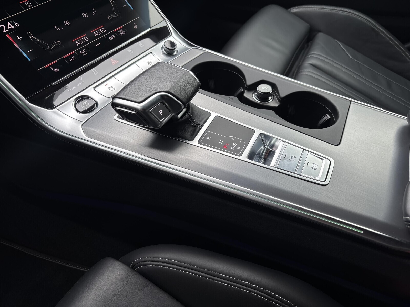 Audi A6 Avant - zdjęcie 18