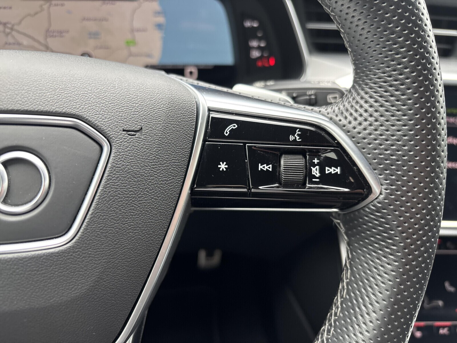 Audi A6 Avant - zdjęcie 14