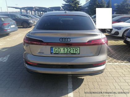 Akustyczne Szyby|Carplay|Pamięć Fotela Kierowcy|Klucz Komfortowy