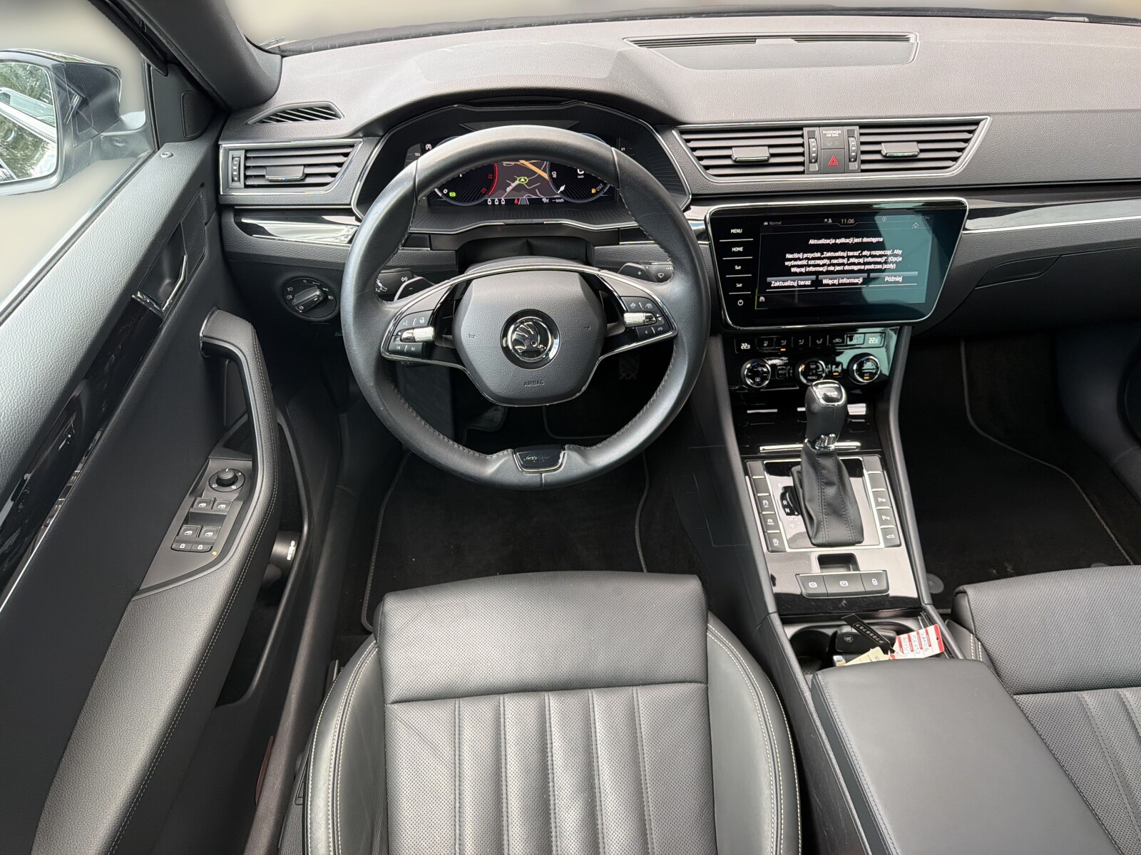 Škoda Superb Combi - zdjęcie 23
