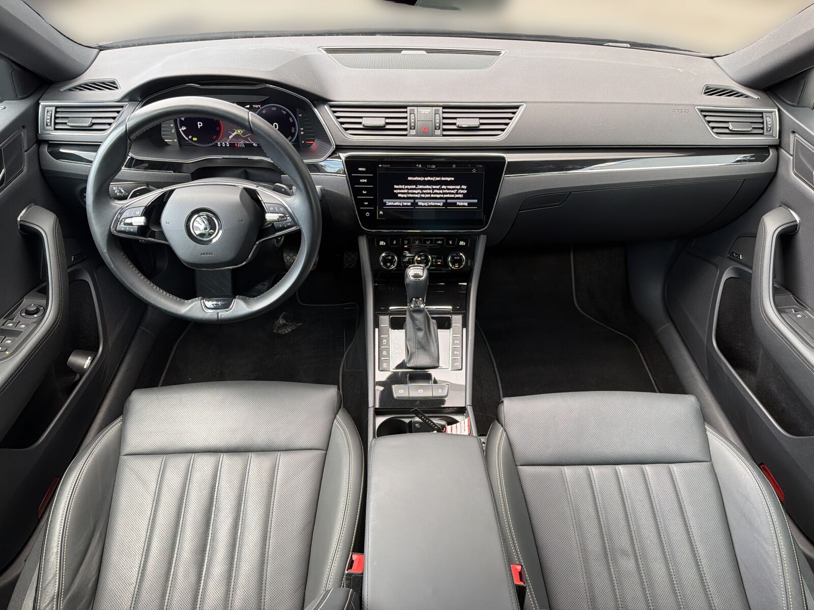 Škoda Superb Combi - zdjęcie 24
