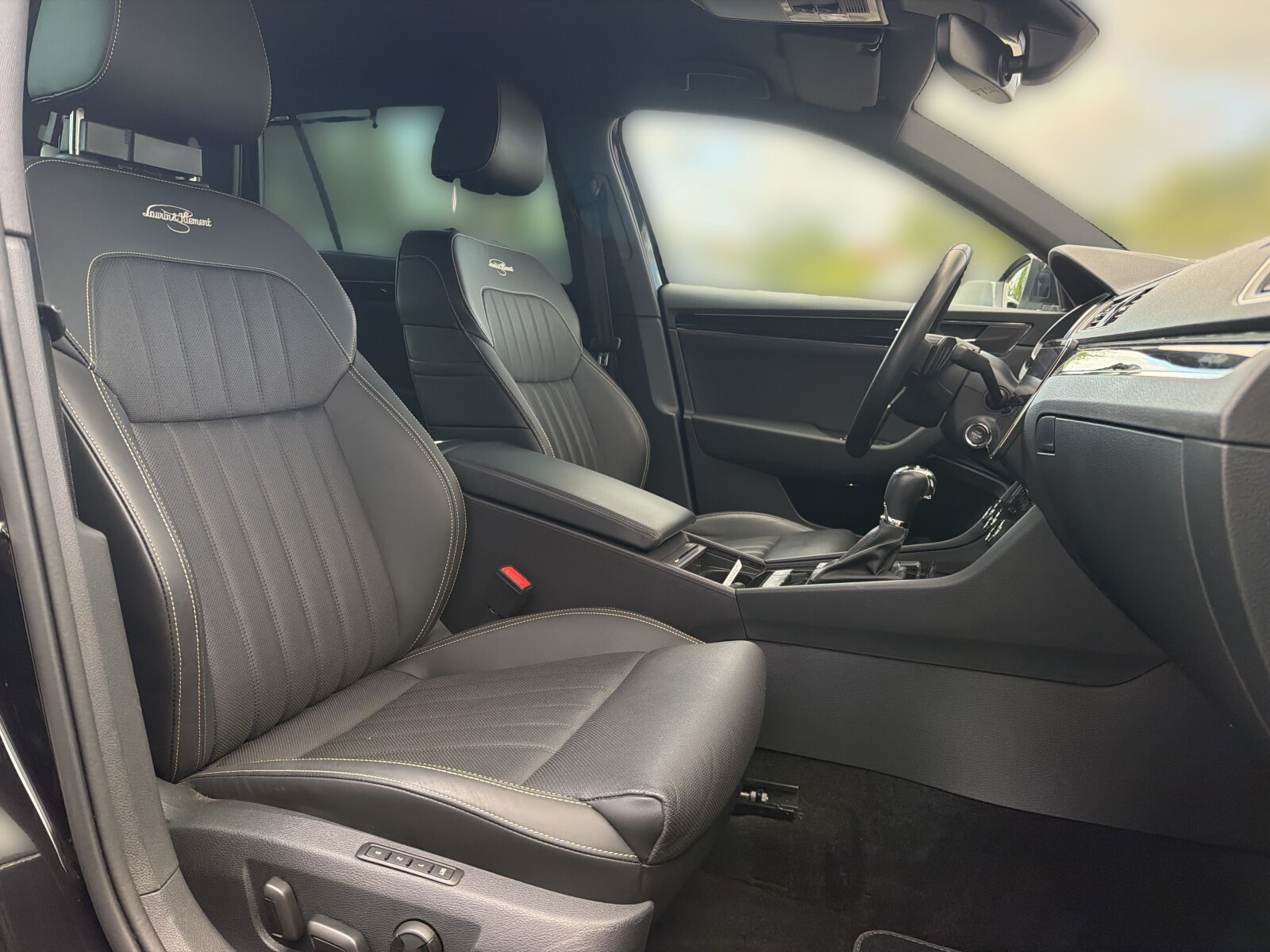 Škoda Superb Combi - zdjęcie 19