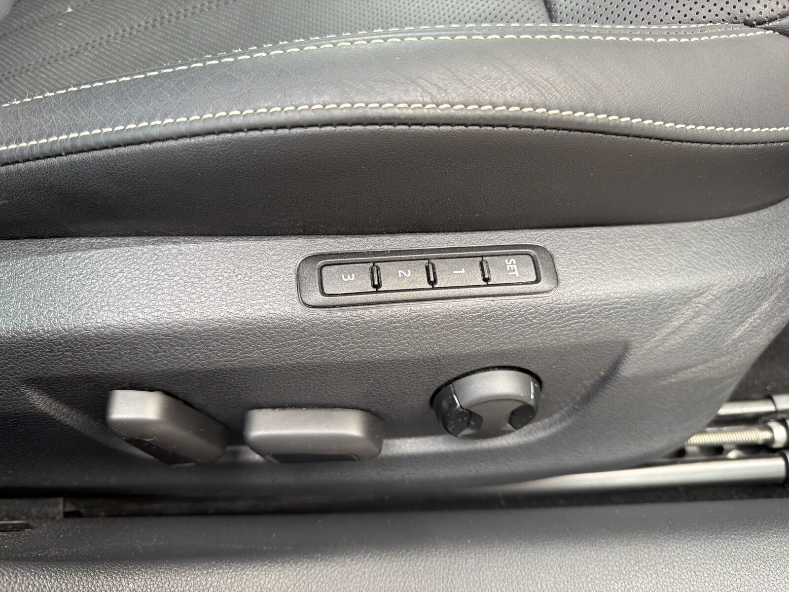 Škoda Superb Combi - zdjęcie 20