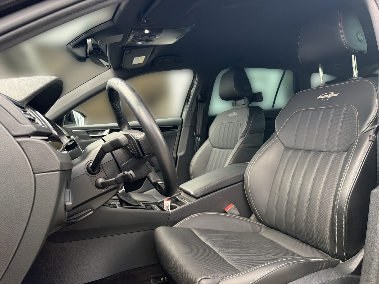 Škoda Superb Combi - zdjęcie 10
